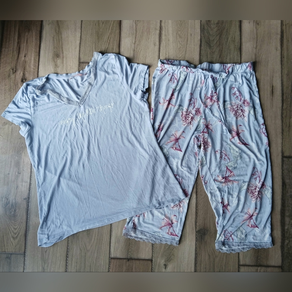 La Vie En Rose Blue Pajama Set Floral Cropped Pants Lace Trim Sleepwear